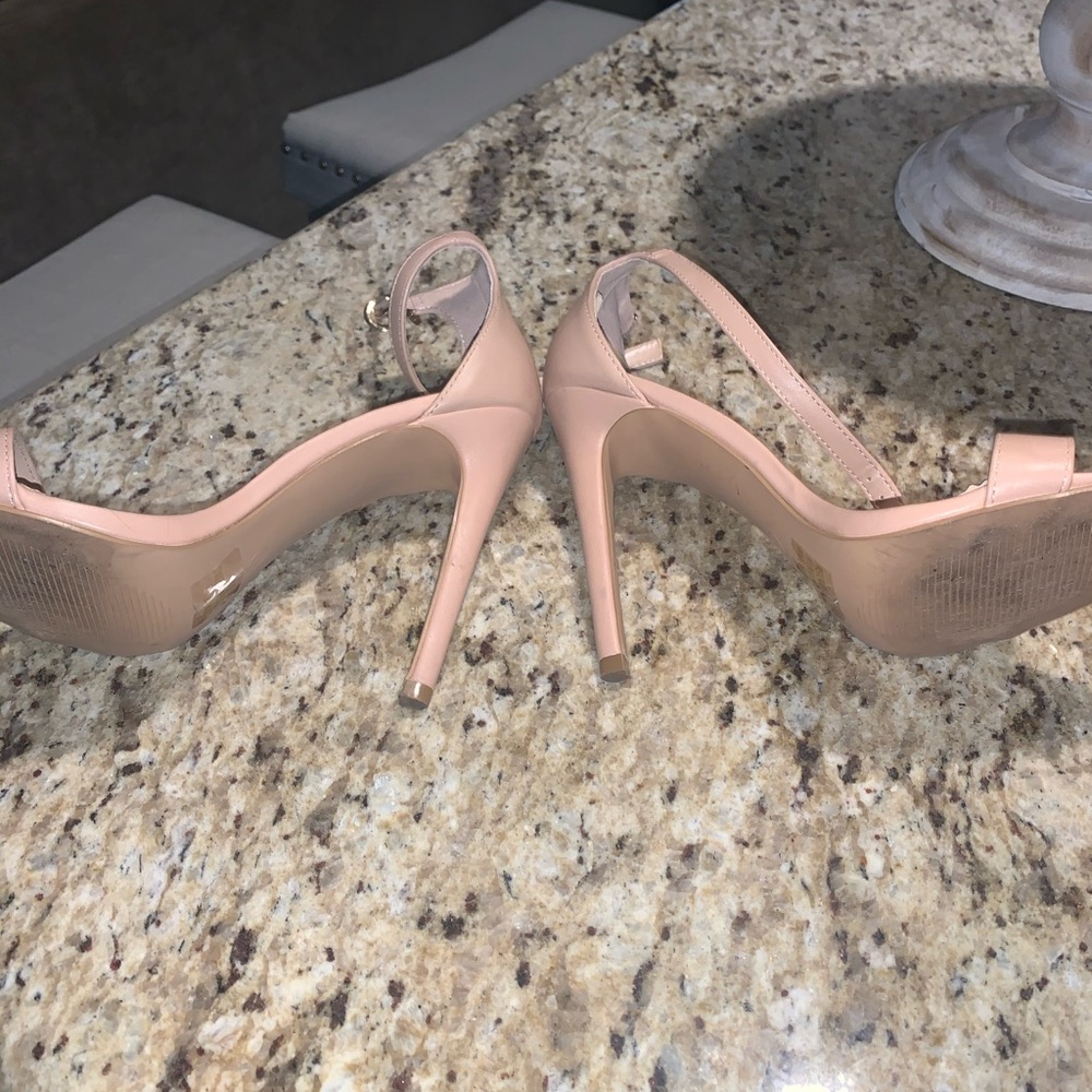 Strapped nude heels - Picture 2 of 3